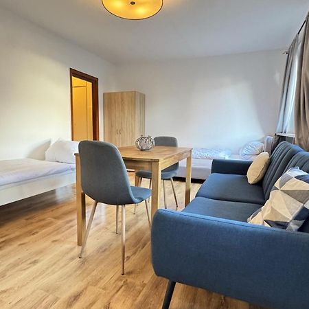 Studio-Apartments Fuer Monteure & Businessgaeste Zentral In Neumünster Buitenkant foto