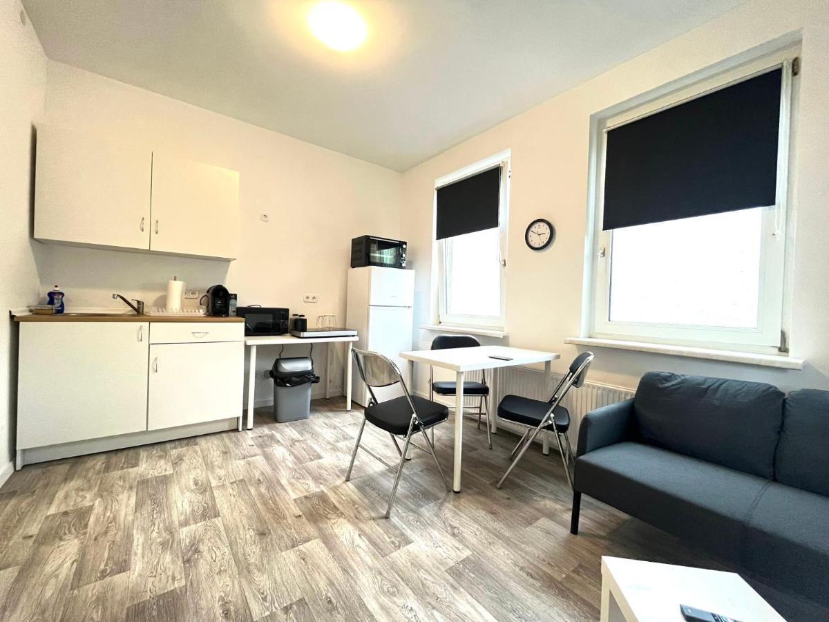 Studio-Apartments Fuer Monteure & Businessgaeste Zentral In Neumünster Buitenkant foto