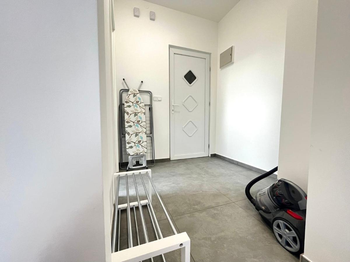 Studio-Apartments Fuer Monteure & Businessgaeste Zentral In Neumünster Buitenkant foto